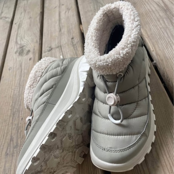 Winter shoes - Picture 1 of 5